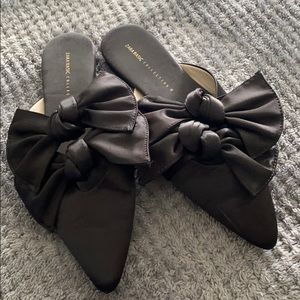 ZARA shoes .solid color bow point shoes size 8